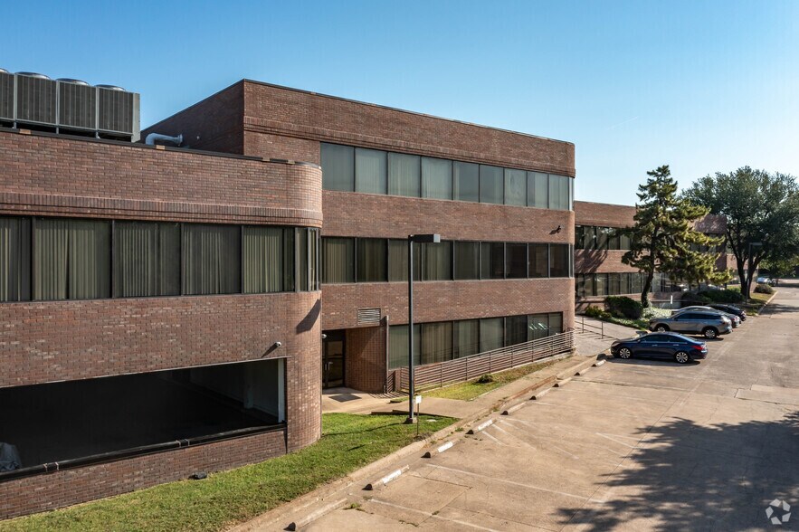 More Photos Of 310 E Interstate 30, Garland Office For Sale