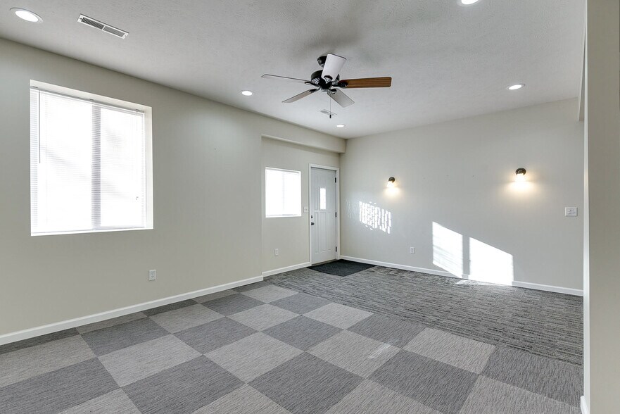 More Photos Of 250 Broad St, Greenwood Showroom For Sale