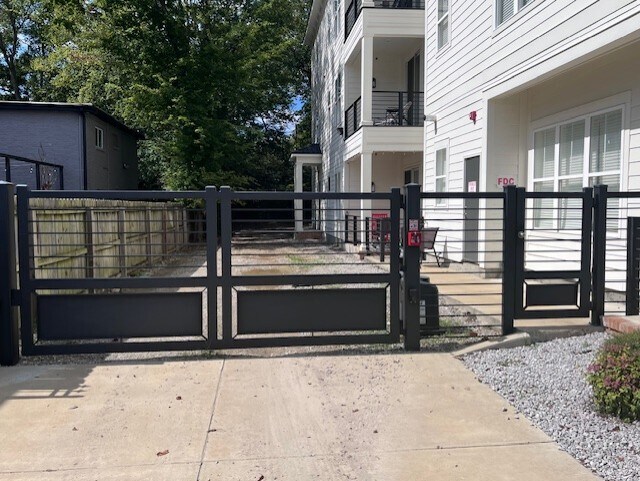 More Photos Of 23 S Morrison St, Memphis Multifamily For Sale