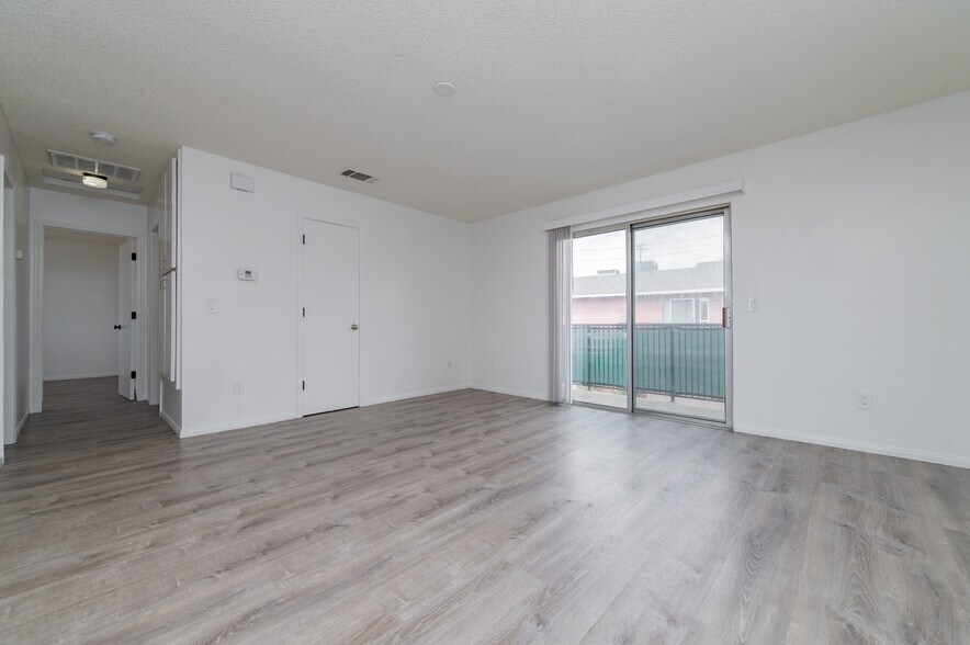 More Photos Of 16518 Avalon Ave, Victorville Apartments For Sale