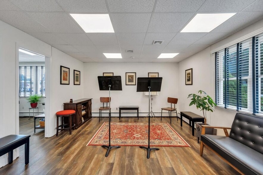 More Photos Of 2539 Middle Country Rd, Centereach Office For Sale