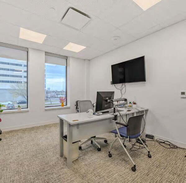 More Photos Of 211 Consumers Rd, Toronto Office For Sale