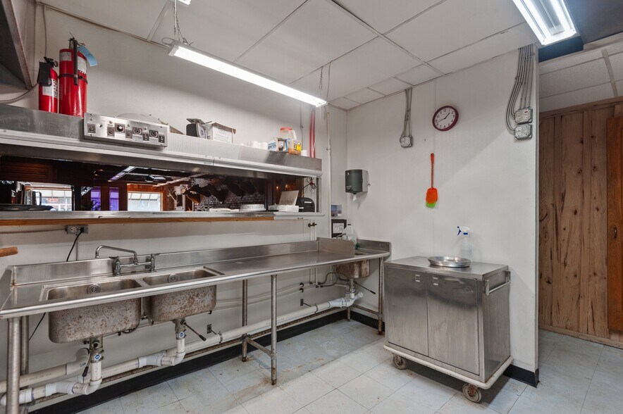 More Photos Of 226 Pamlico St, Belhaven Restaurant For Sale