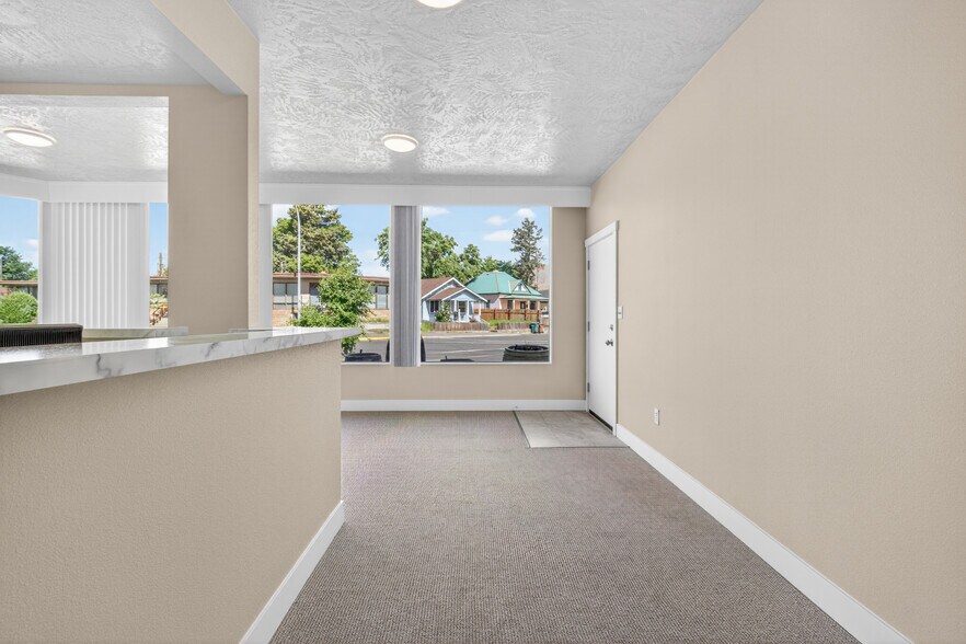 More Photos Of 619 Diagonal St, Clarkston Medical For Sale