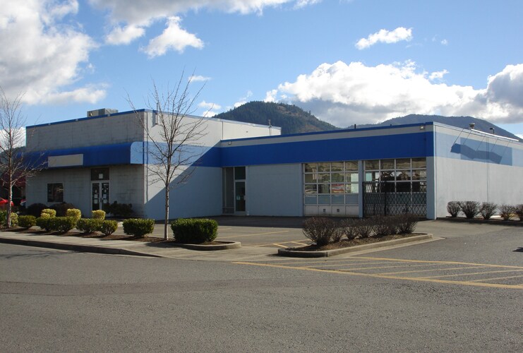 More Photos Of 931 NE D St, Grants Pass Unknown For Lease