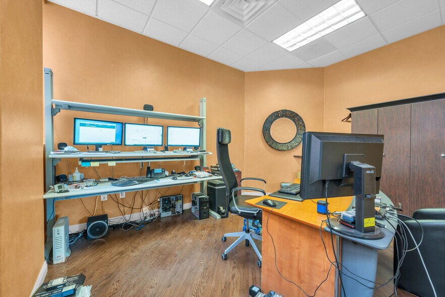 More Photos Of 1345 S Main St, Salt Lake City Freestanding For Lease