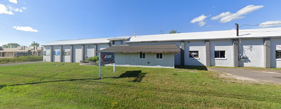 More Photos Of 6115 Gillette Rd, Cicero Bank For Lease