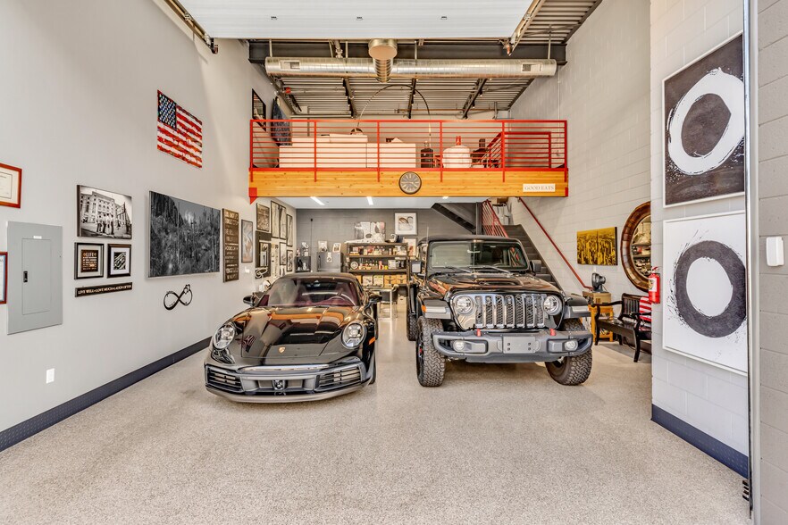 More Photos Of 15032 N 74th St, Scottsdale Showroom For Sale