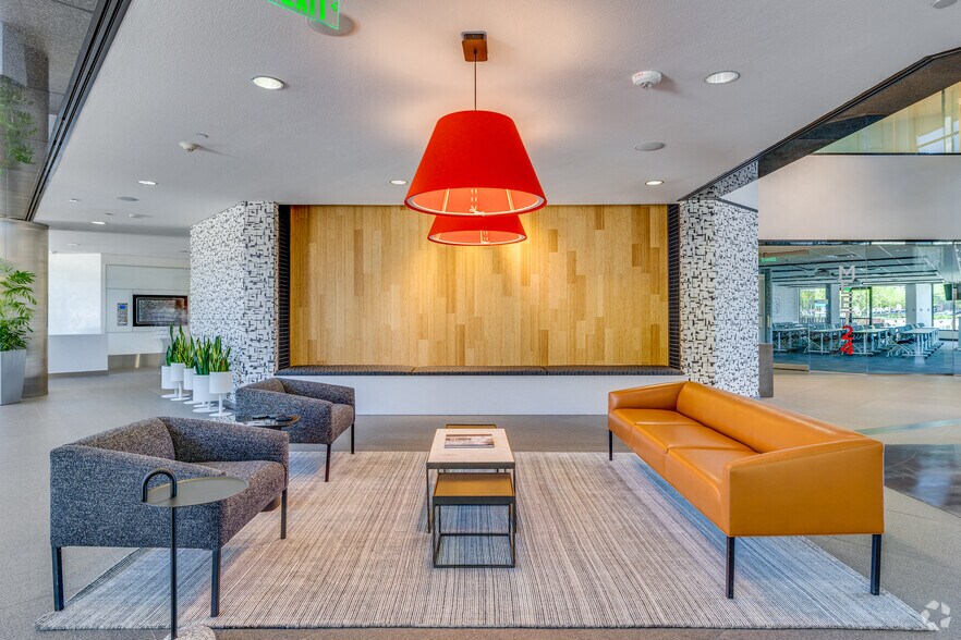 More Photos Of 2398 E Camelback Rd, Phoenix Unknown For Lease