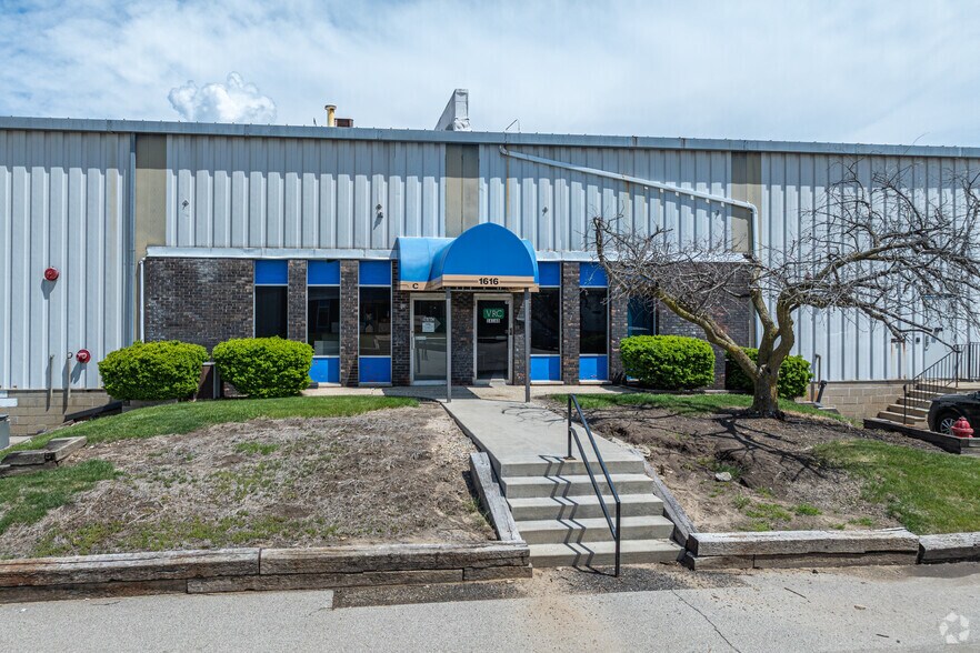 More Photos Of 1616 W Chanute Rd, Peoria Unknown For Lease
