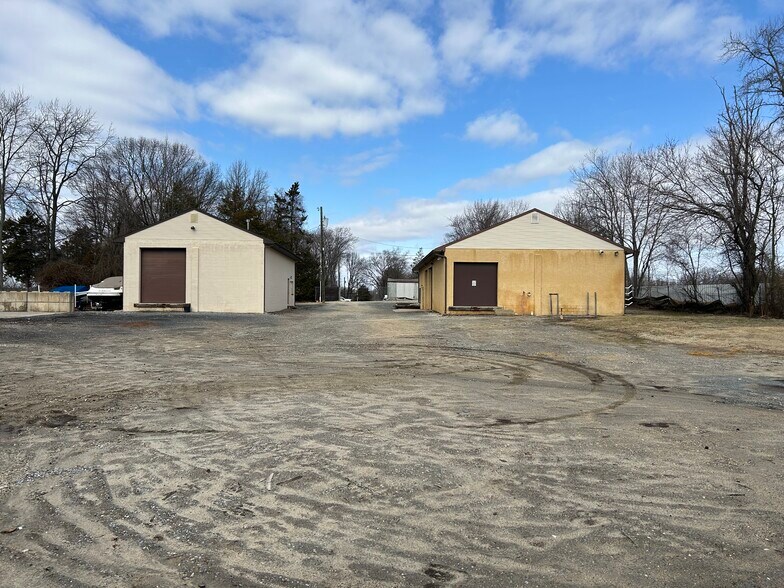More Photos Of 142 Blackwood Barnsboro Rd, Sewell Flex For Lease