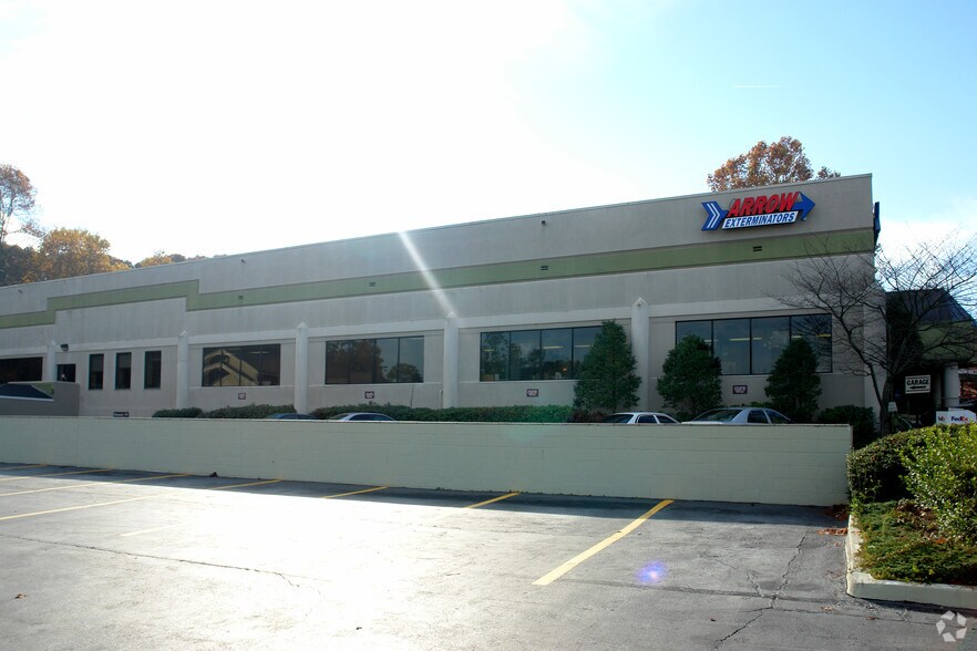 More Photos Of 3833 Roswell Rd NE, Atlanta Office For Lease