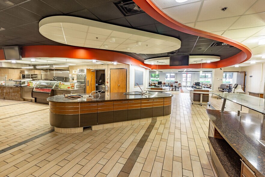 More Photos Of 2500 N Memorial Blvd, Murfreesboro Office For Sale