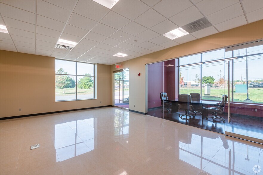 More Photos Of 78 Barnum Rd, Devens Light Manufacturing For Lease