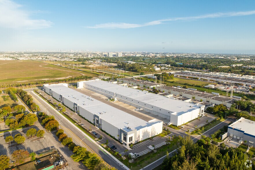 More Photos Of 6450 NW 97th Ave, Doral Warehouse For Lease