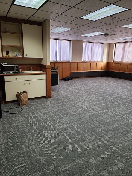 More Photos Of 136 Center St, Old Town Office For Sale