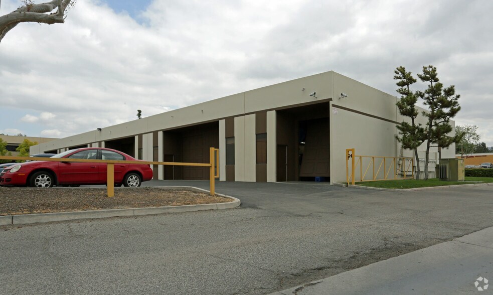 More Photos Of 118 E Airport Dr, San Bernardino Unknown For Lease