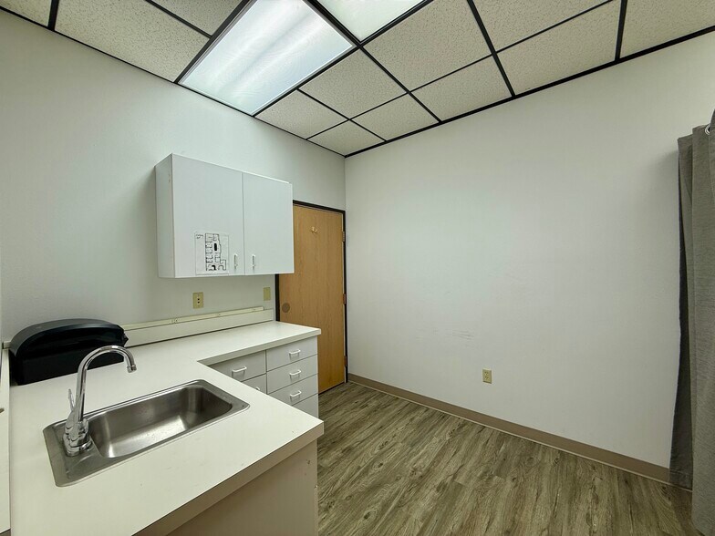 More Photos Of 301 Saddle Dr, Helena Medical For Lease