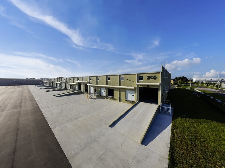 More Photos Of 3955 Anchuca Dr, Lakeland Industrial For Lease