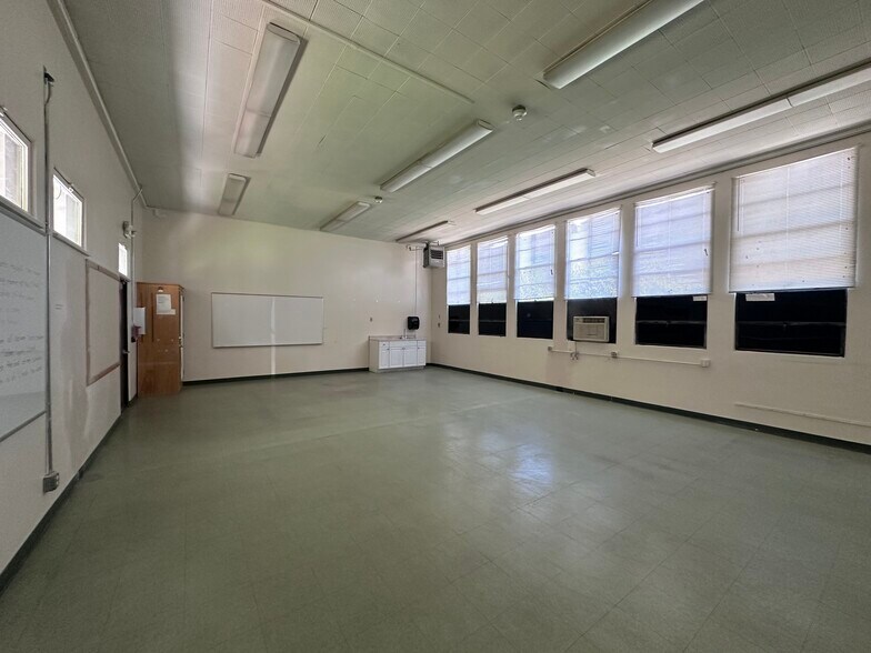 More Photos Of 610 N San Antonio Ave, Pomona Specialty For Lease