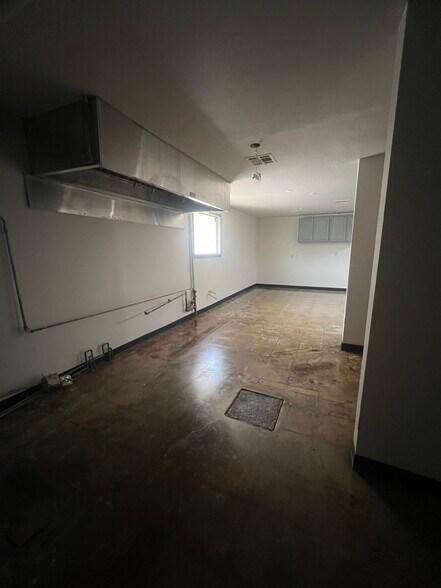 More Photos Of 6600 E Main St, Cushing Flex For Lease