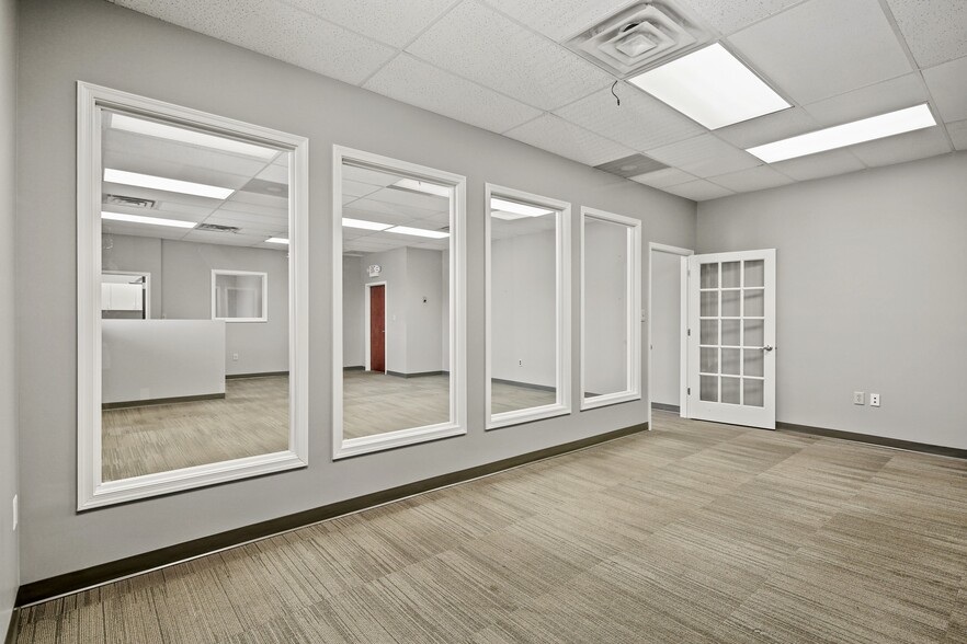 More Photos Of 511 Jermor Ln, Westminster Storefront Retail Office For Lease