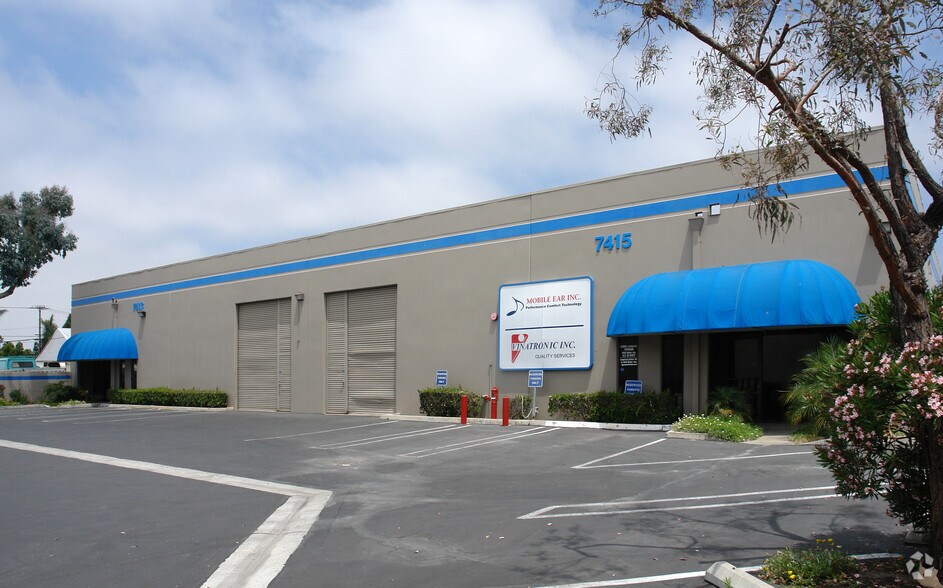 More Photos Of 7413-7415 Slater Ave, Huntington Beach Manufacturing For Lease