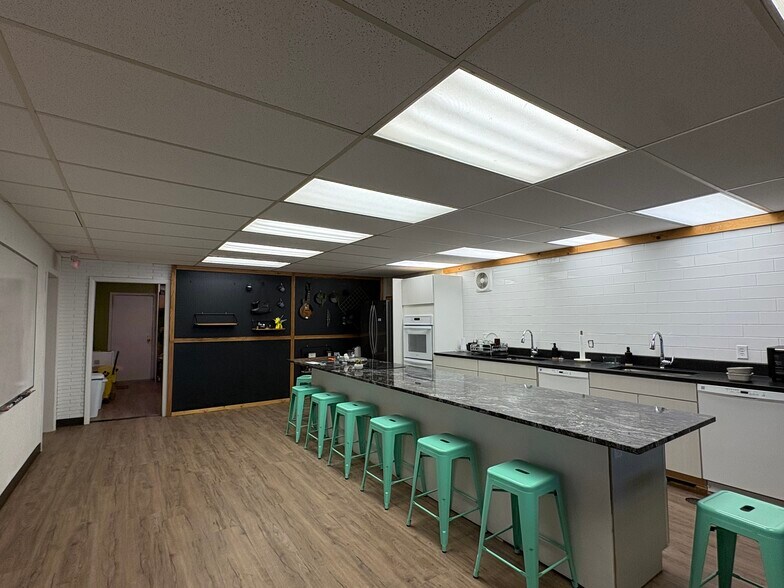 More Photos Of 3907-3907 Grand Ave, Duluth Storefront Retail Residential For Sale