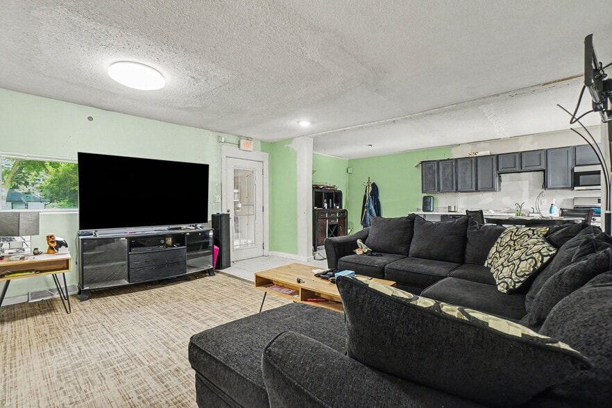 More Photos Of 4431 N 60th Ave, Omaha Office Residential For Sale