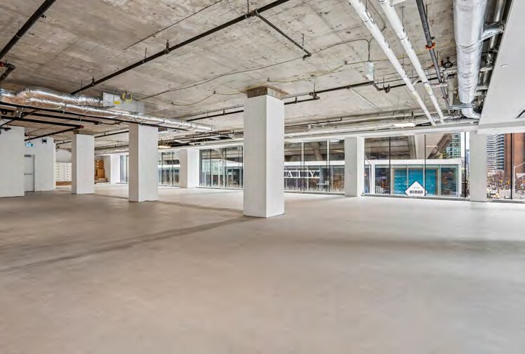 More Photos Of 60 Bloor St W, Toronto Office For Lease