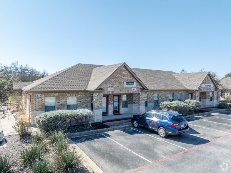 More Photos Of 1464 E Whitestone Blvd, Cedar Park Medical For Lease