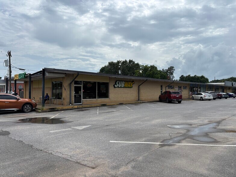 More Photos Of 3873 Commerce st, Jay General Retail For Sale