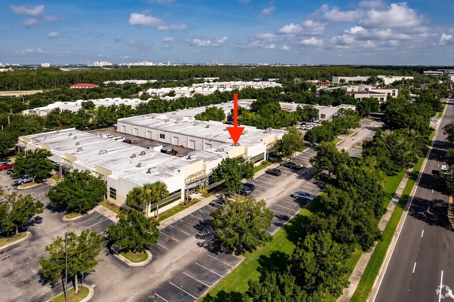 More Photos Of 8810 Commodity Cir, Orlando Showroom For Lease
