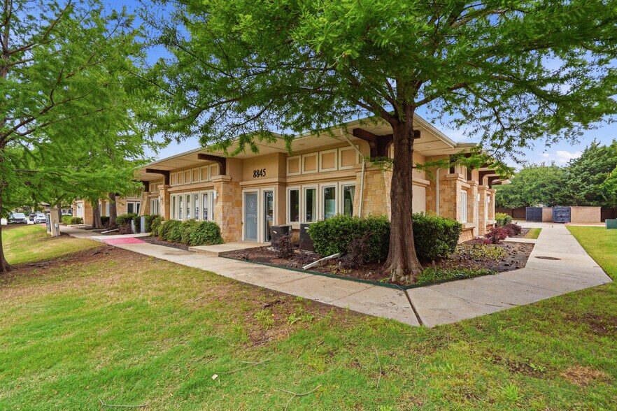 More Photos Of 8845 Davis Blvd, Keller Medical For Sale