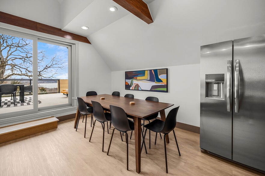 More Photos Of 14733 Dutchmans Dr, Rogers Hotel For Sale