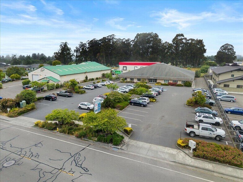 More Photos Of 1585 Heartwood Dr, Mckinleyville Medical For Sale