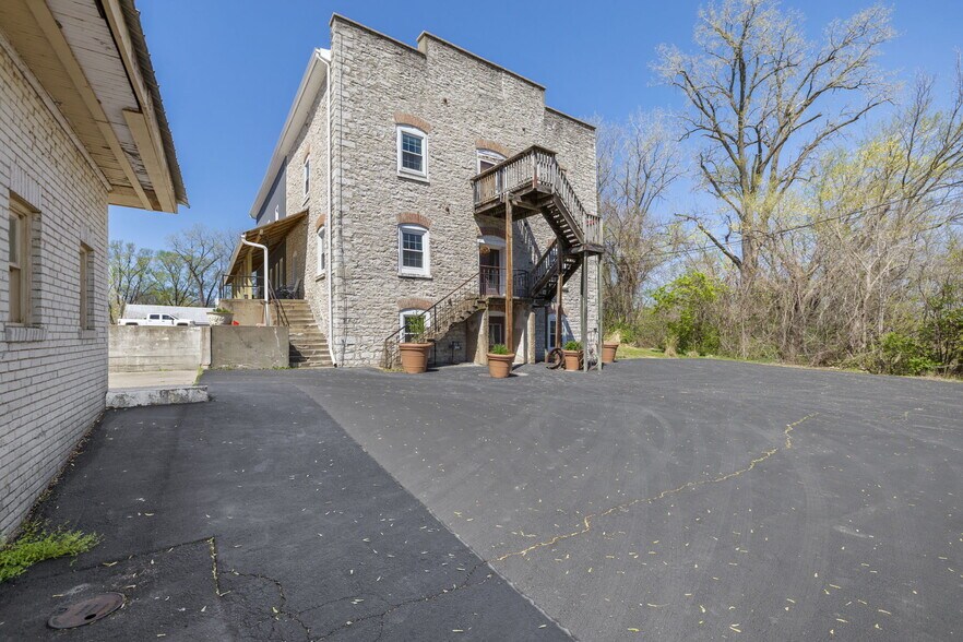 More Photos Of 305 N Main St, Ste Genevieve Storefront Retail Residential For Sale