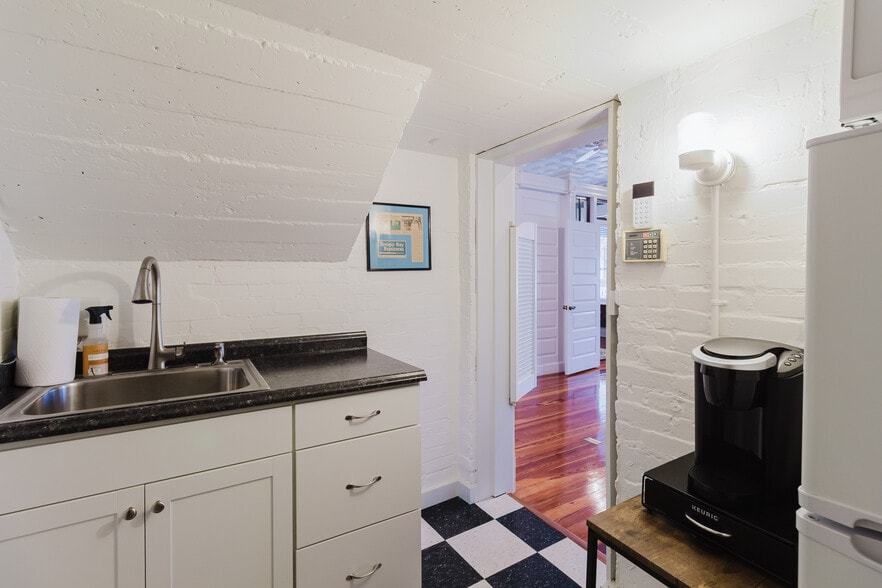 More Photos Of 37951 Meridian Ave, Dade City Office For Sale