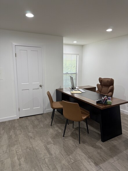 More Photos Of 207 W Alameda Ave, Burbank Office For Sale