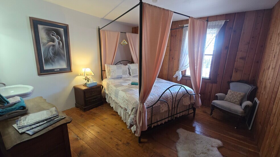 More Photos Of 1080 Stack Valley Rd, Cariboo Hotel For Sale