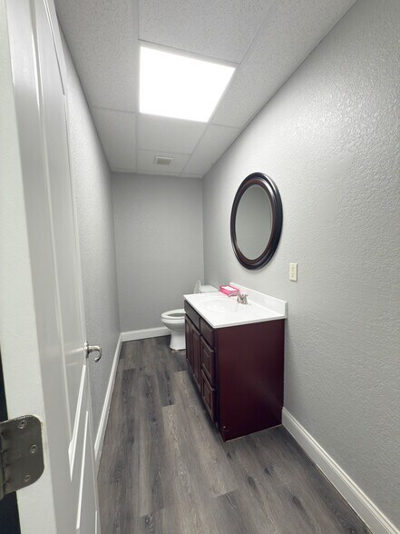 More Photos Of 1030 Wintergap Rd, Oliver Springs Office For Sale