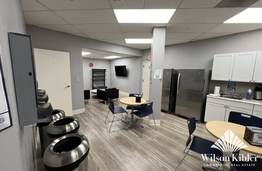 More Photos Of 810 Dutch Square Blvd, Columbia Office For Lease