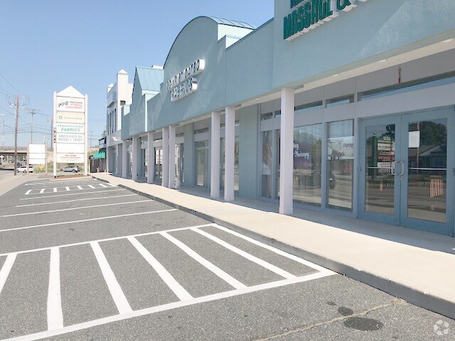 More Photos Of 303 Worcester Rd, Framingham Unknown For Lease