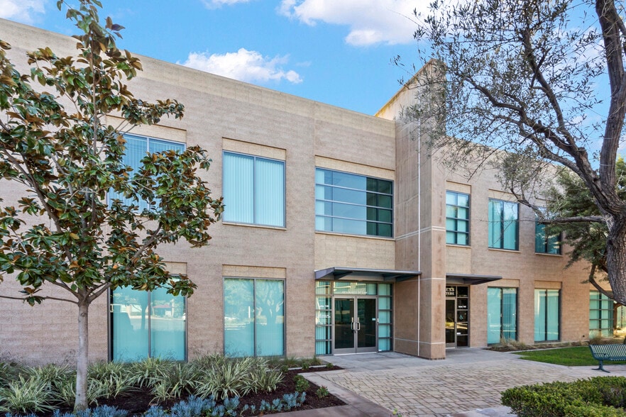 More Photos Of 9891 Irvine Center Dr, Irvine Loft Creative Space For Lease