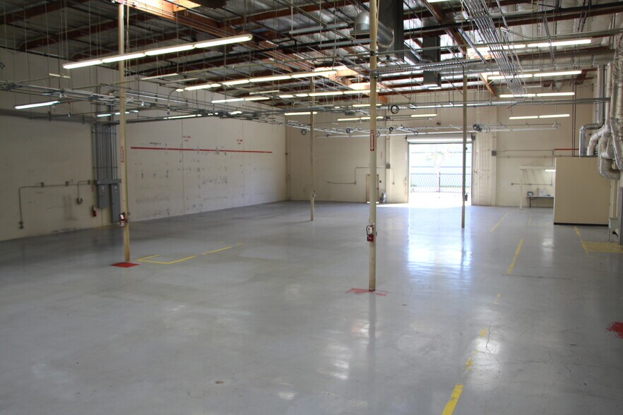 More Photos Of 5 Studebaker, Irvine Research And Development For Lease