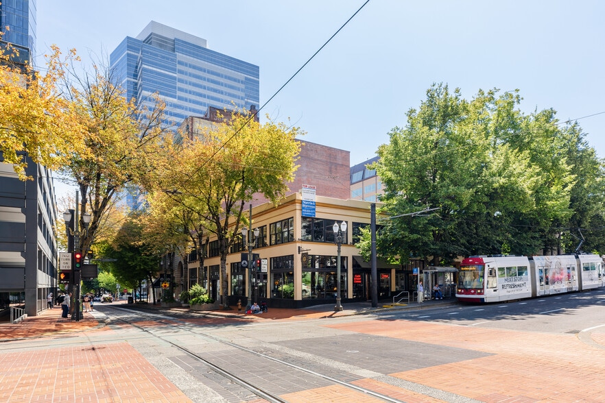 More Photos Of 802-814 SW 10th Ave, Portland Office For Sale