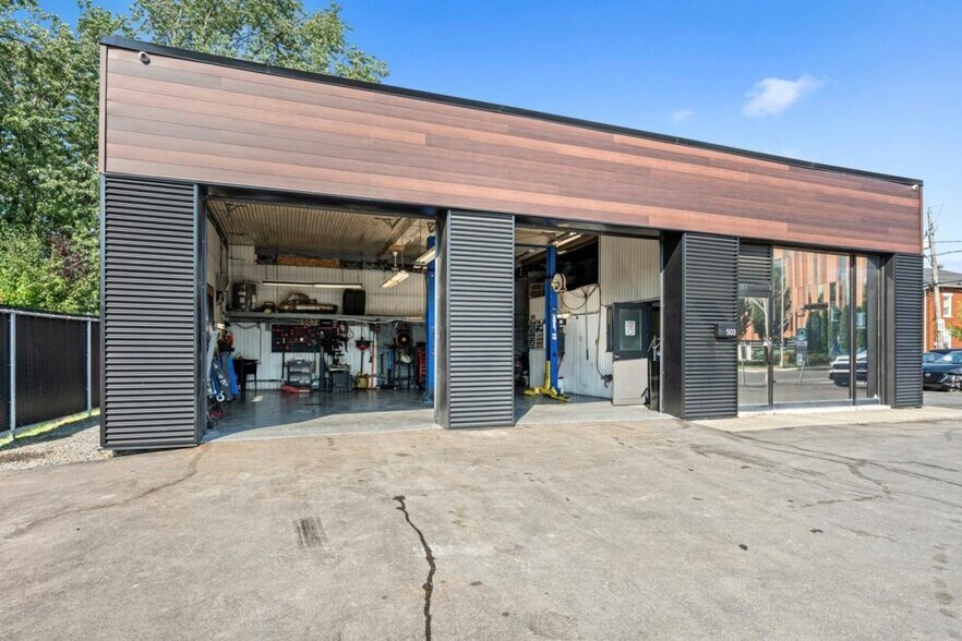More Photos Of 503 Rue Principale, Granby Auto Repair For Sale