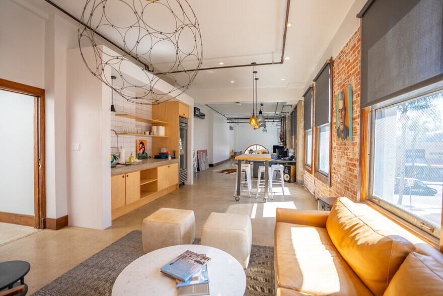 More Photos Of 106 W 4th St, Santa Ana Office For Sale