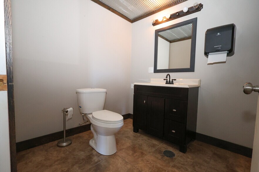 More Photos Of 4748 N 4318, Pryor Flex For Sale