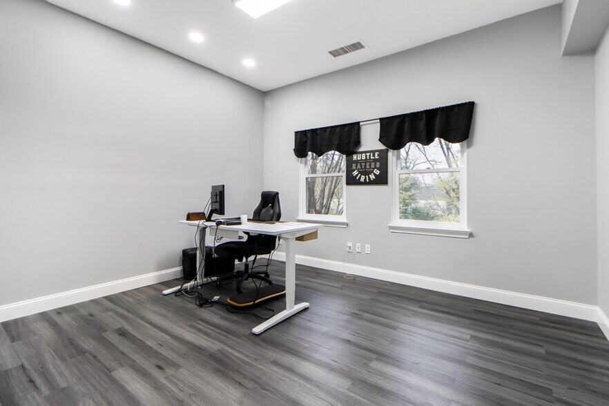 More Photos Of 4200 Evergreen Ln, Annandale Medical For Sale